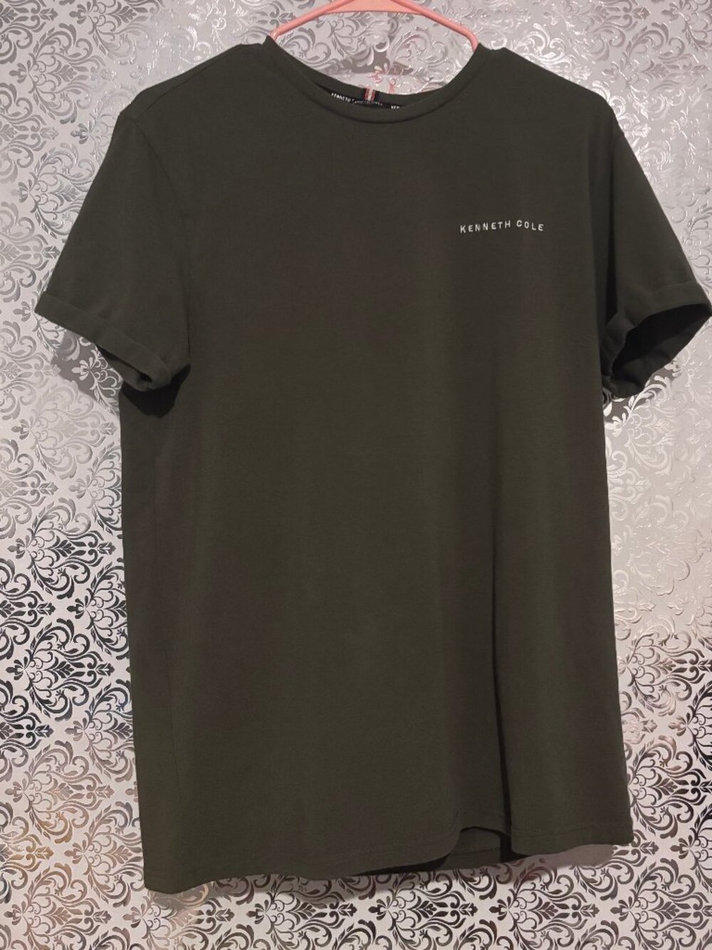 Kenneth Cole Medium Tshirt